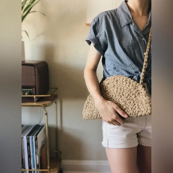 Handwoven “Moon” bag - Picture 5 of 16